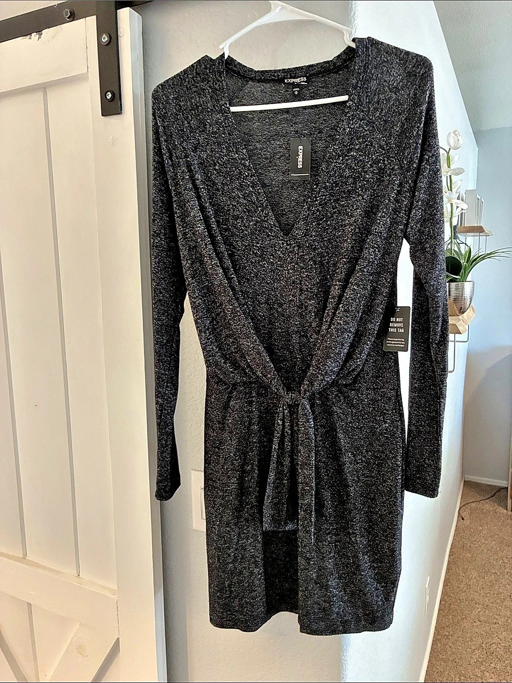 NWT!! Exspress Long Sleeve Wrap Mini Dress in Black & Gray Size Medium NWT